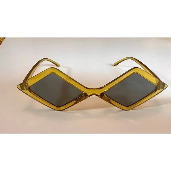 Women Modern Fashion Geometric Diamond Shape Pointy Yellow Sunglasses - Picture 1 of 8